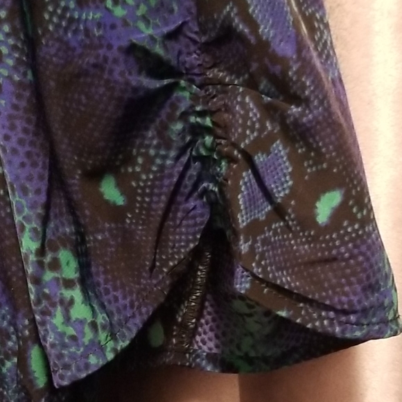 Liz Claiborne • Exotic Print Blouse Top with Elastic Waist • 3/4 Sleeves • 2X - Picture 5 of 9